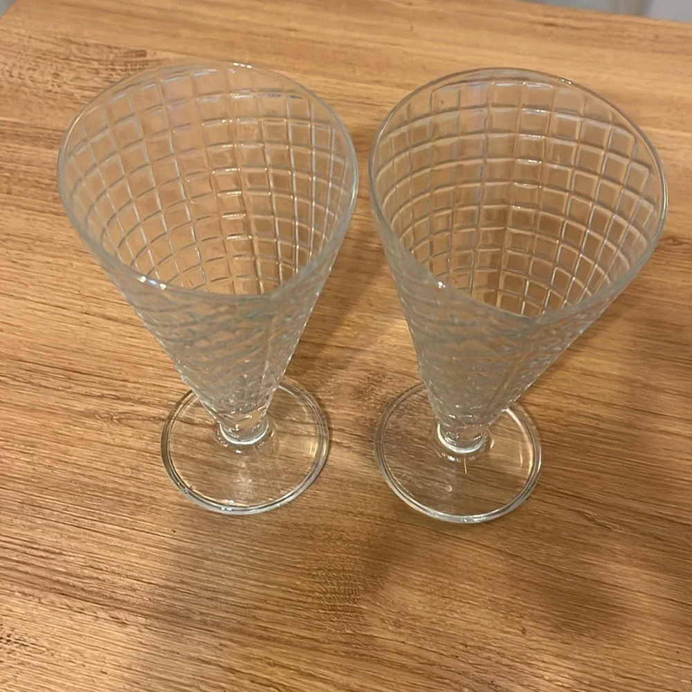 VTG. Waffle Cone Design Sundae/Parfait Glasses Set of Two  marked Made in Italy